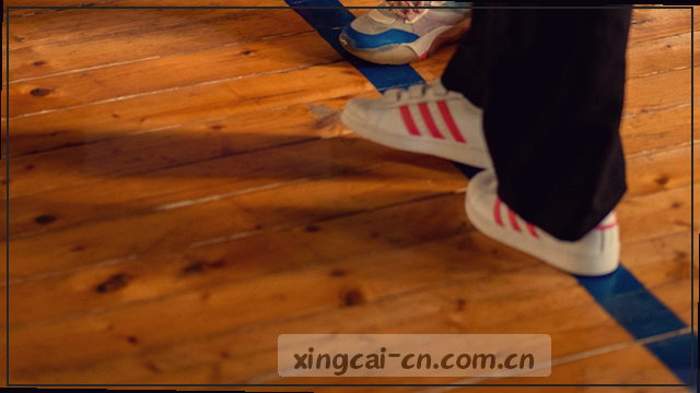 整理好思绪和问题，准备联系对方。
